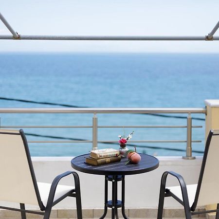 The Island Life Apartments By Konnect, Ipsos Beach ภายนอก รูปภาพ
