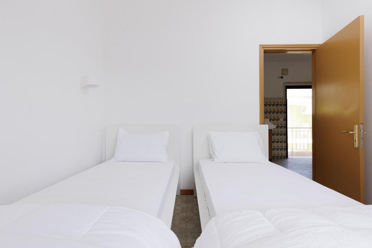The Island Life Apartments By Konnect, Ipsos Beach ภายนอก รูปภาพ
